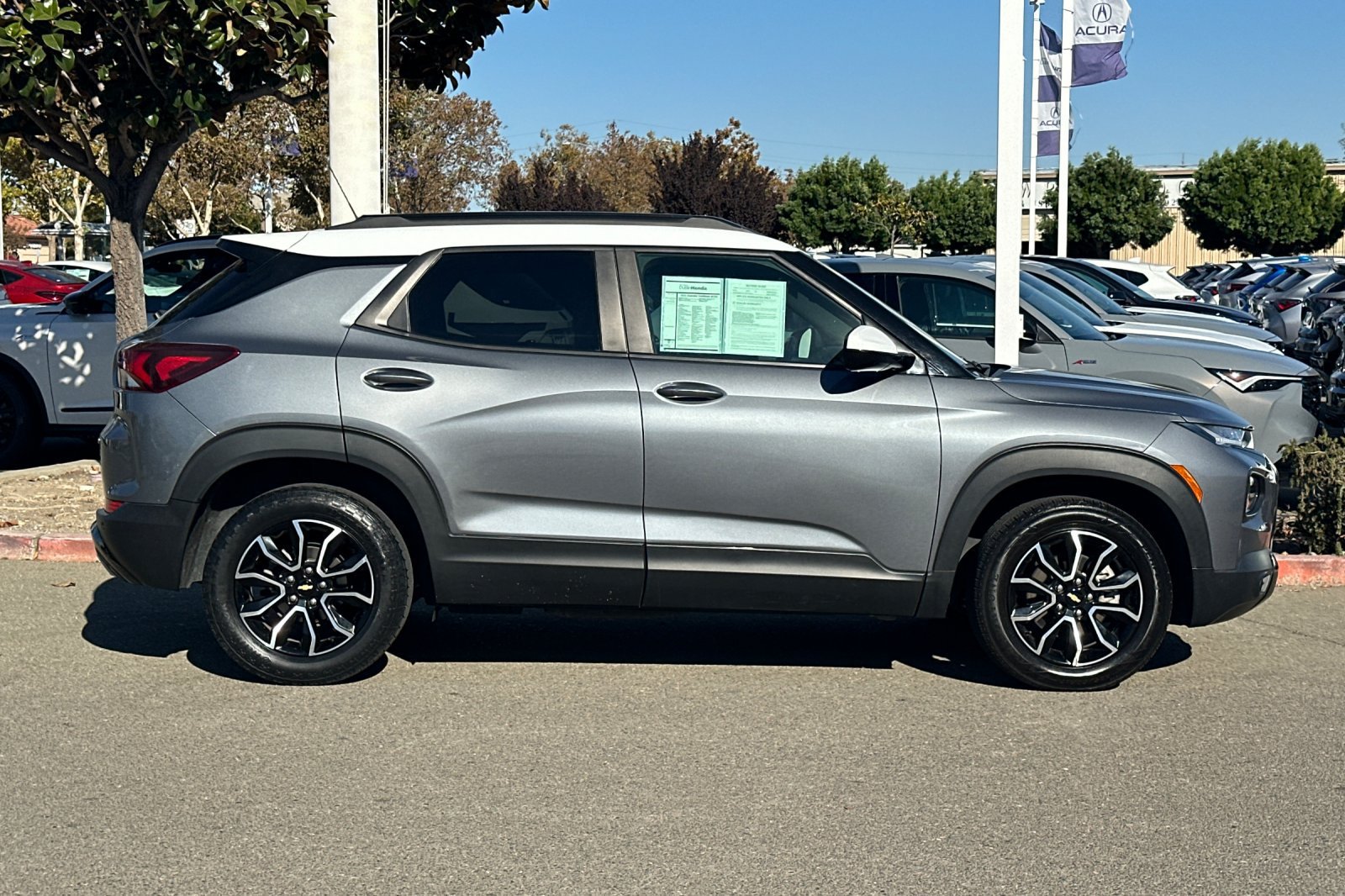 Used 2021 Chevrolet TrailBlazer ACTIV w/ Sun and Liftgate Package AWD/4WD image 3