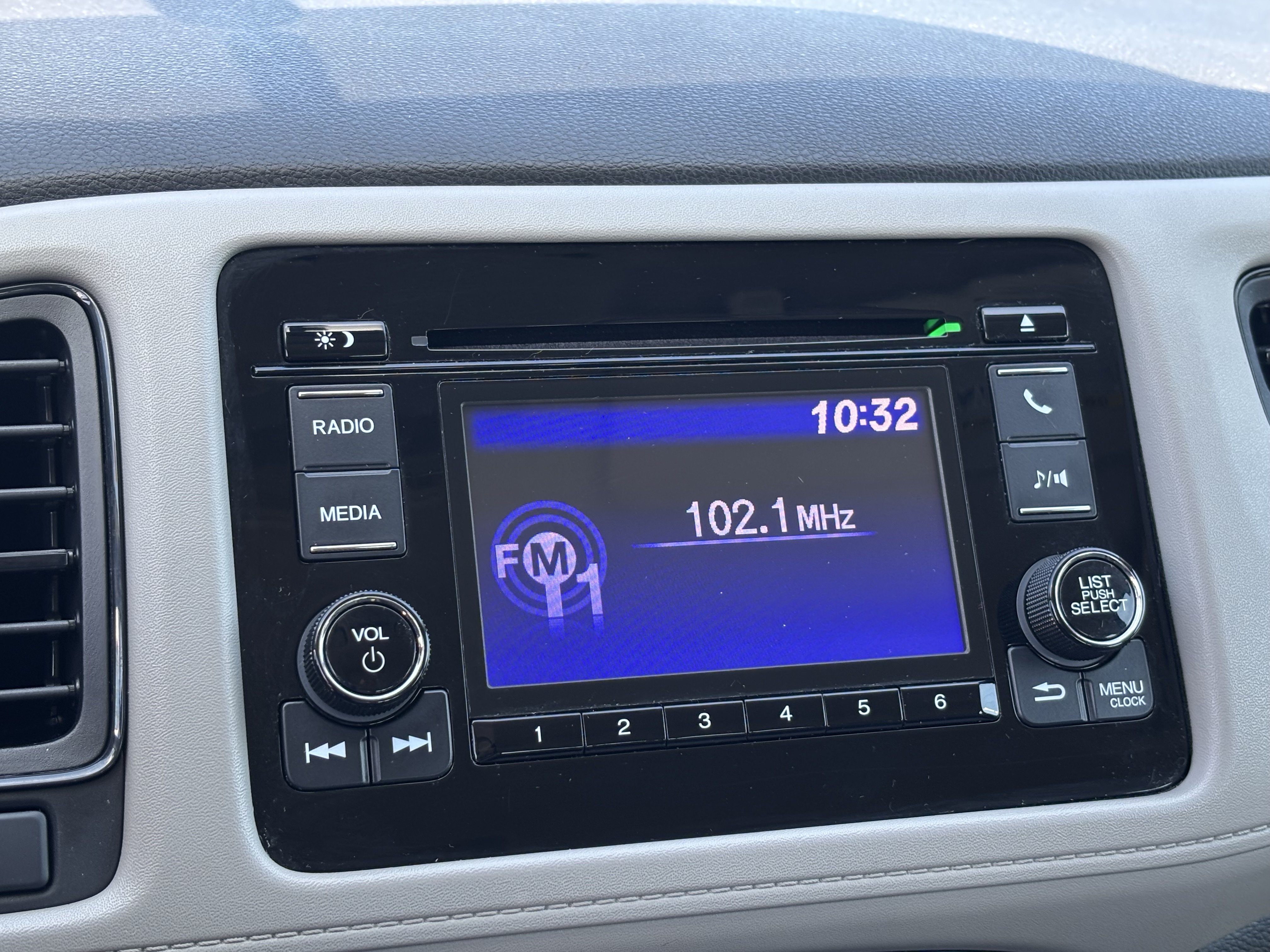 Used 2022 Honda HR-V LX image 18