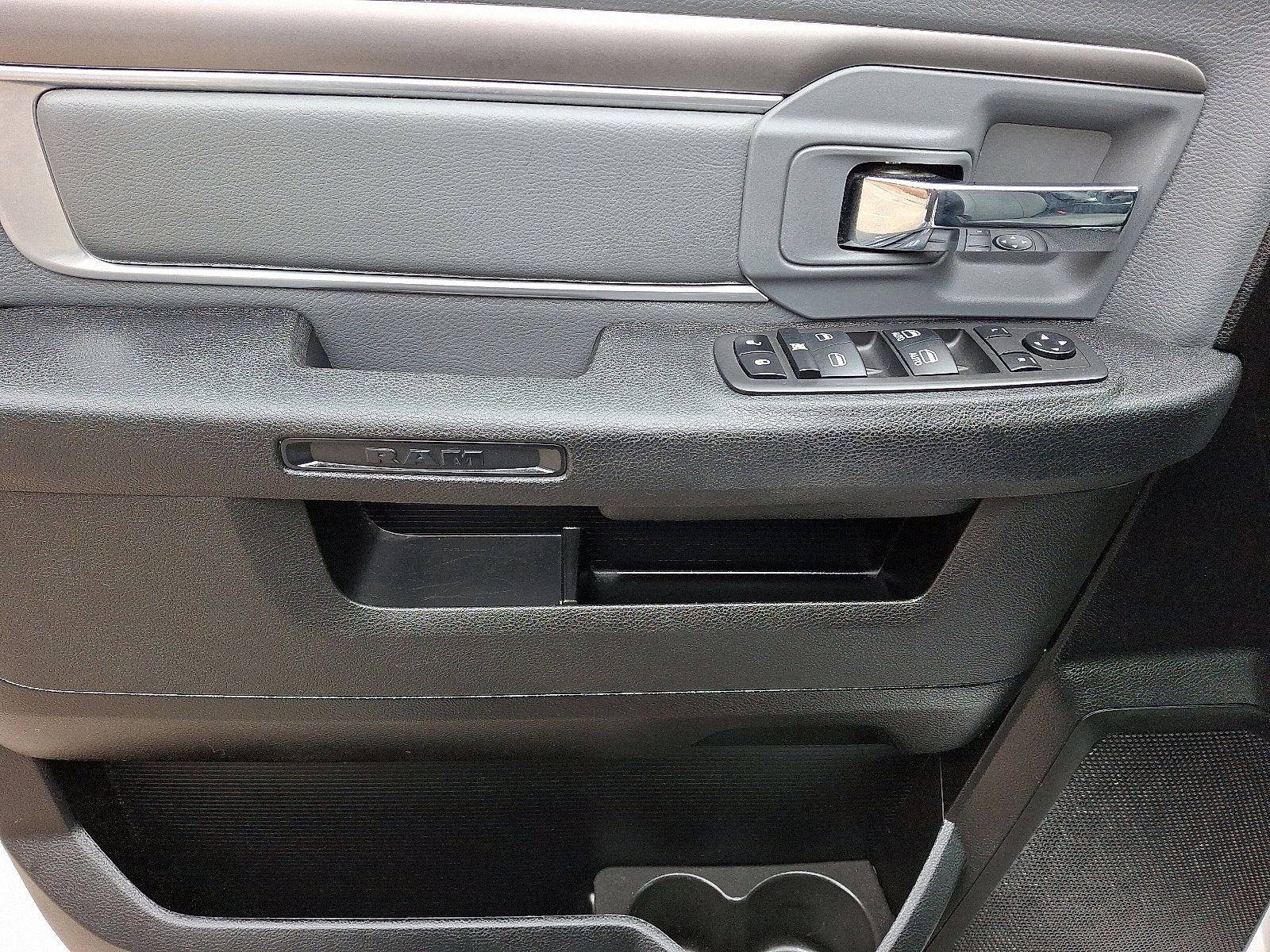 Used 2024 RAM 1500 Classic SLT image 12