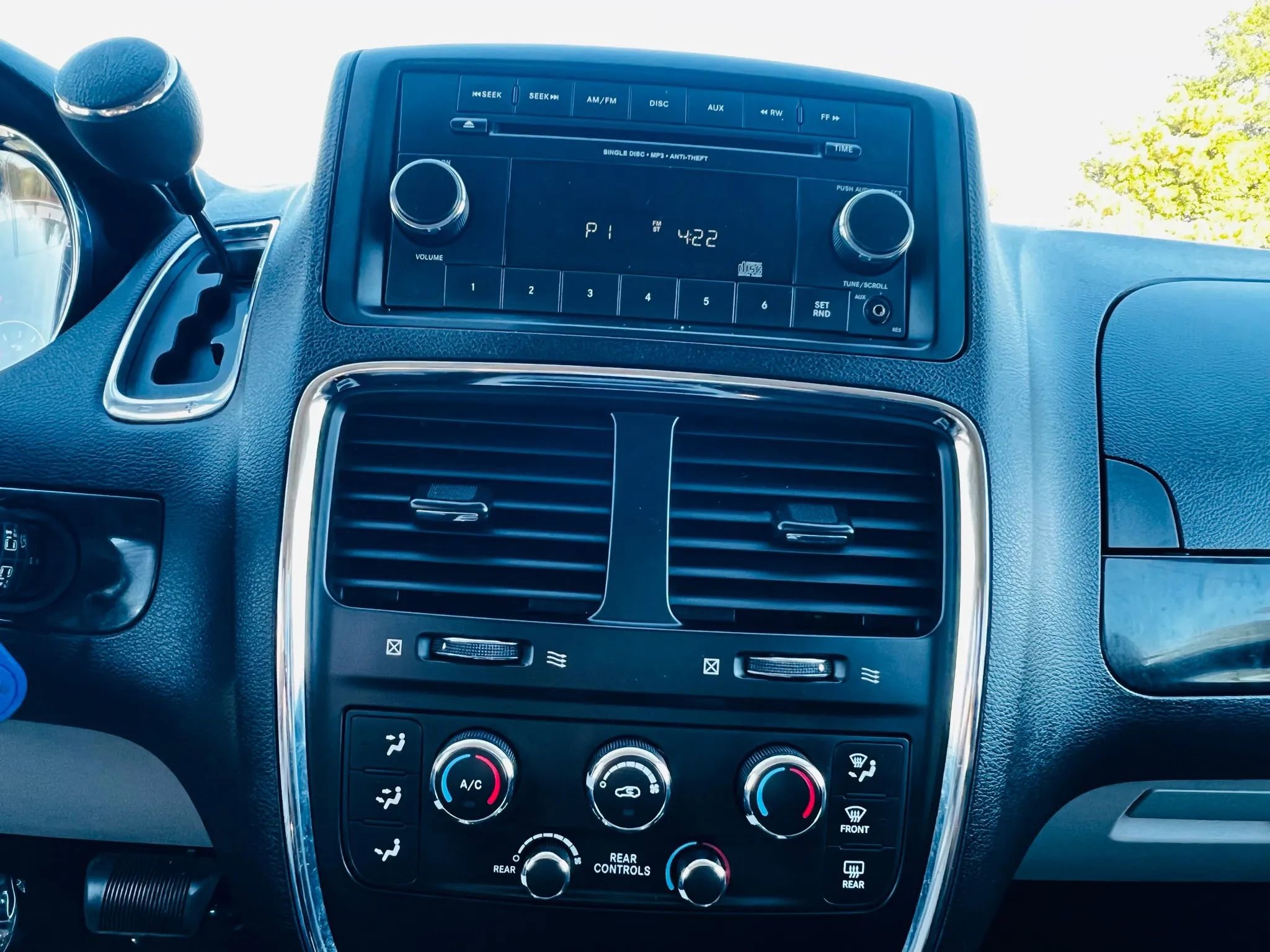 Used 2014 Dodge Grand Caravan SXT image 16