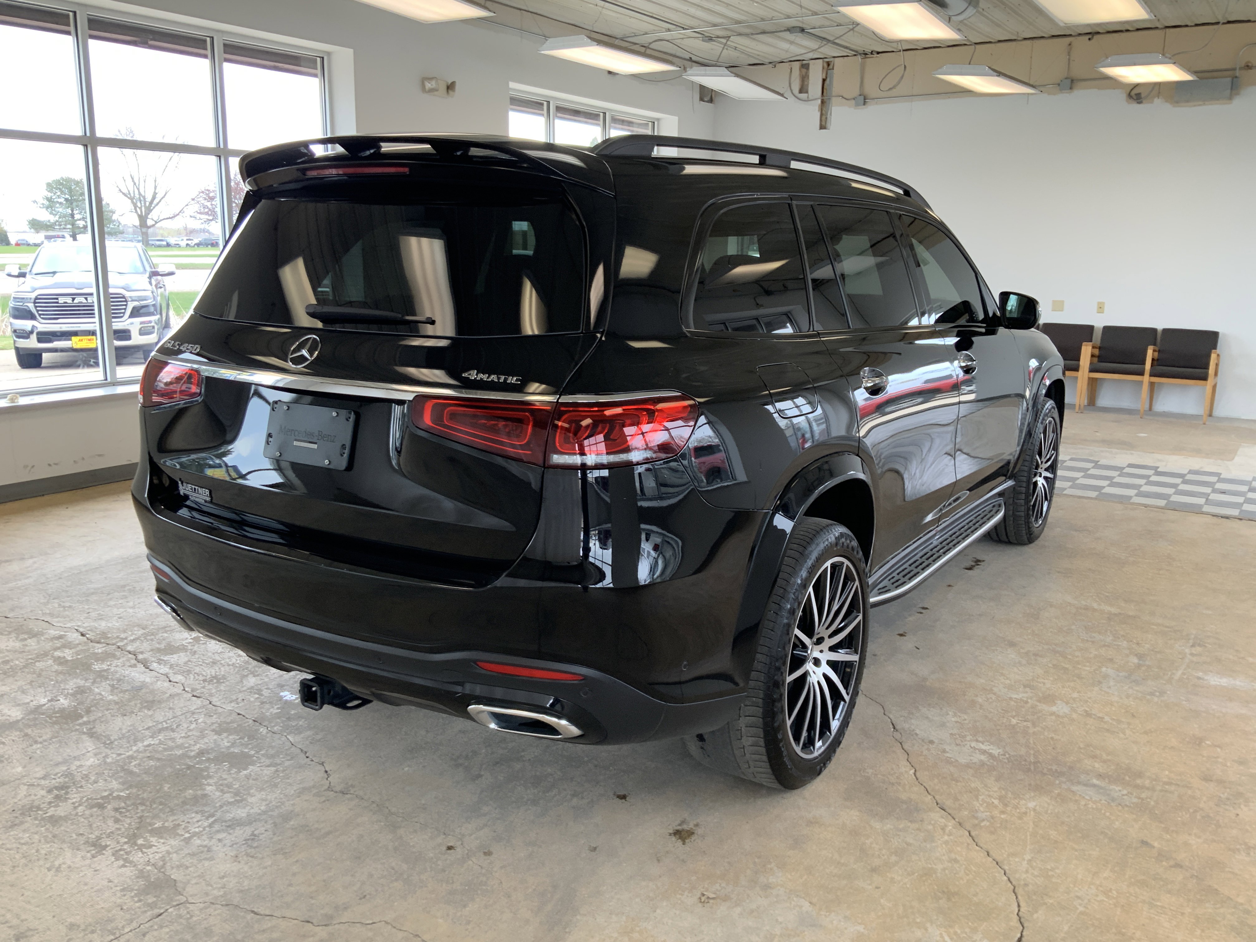 Used 2022 Mercedes-Benz GLS 450 4MATIC image 10