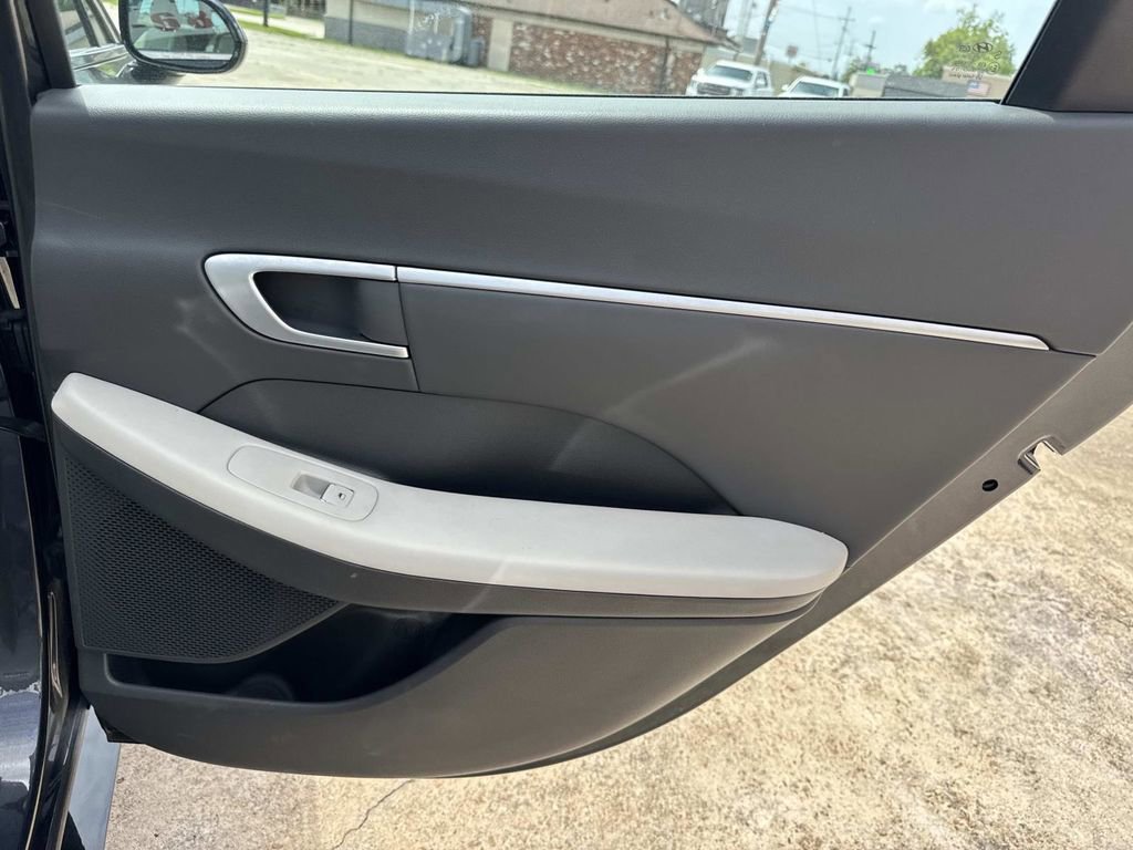 Used 2025 Hyundai Sonata SEL FWD image 20