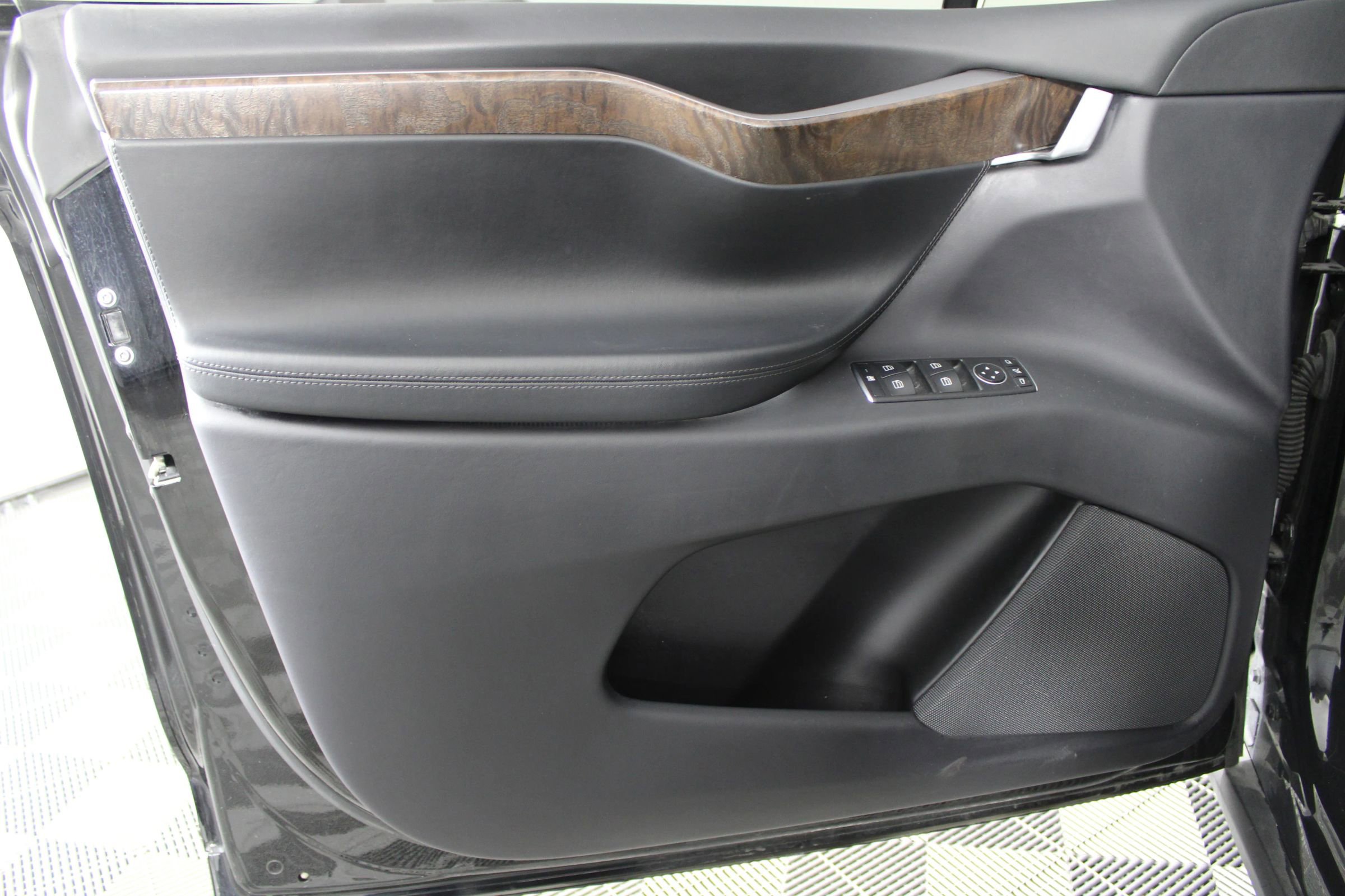 Used 2019 Tesla Model X Performance image 44