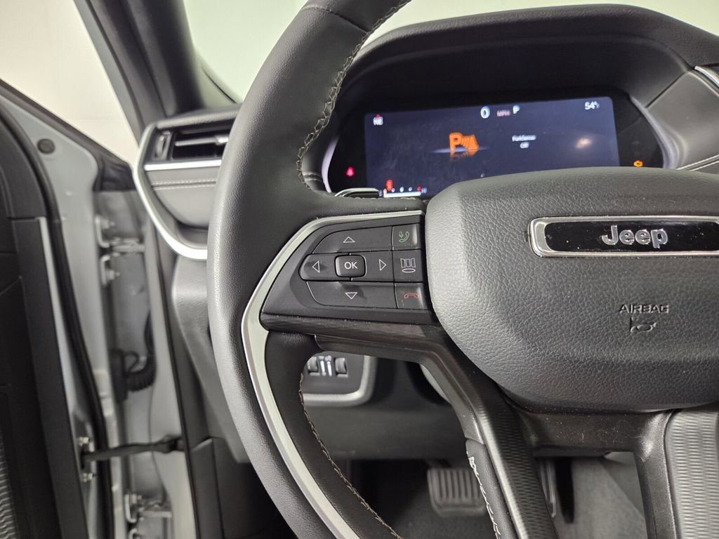 Certified 2024 Jeep Grand Cherokee Altitude image 17