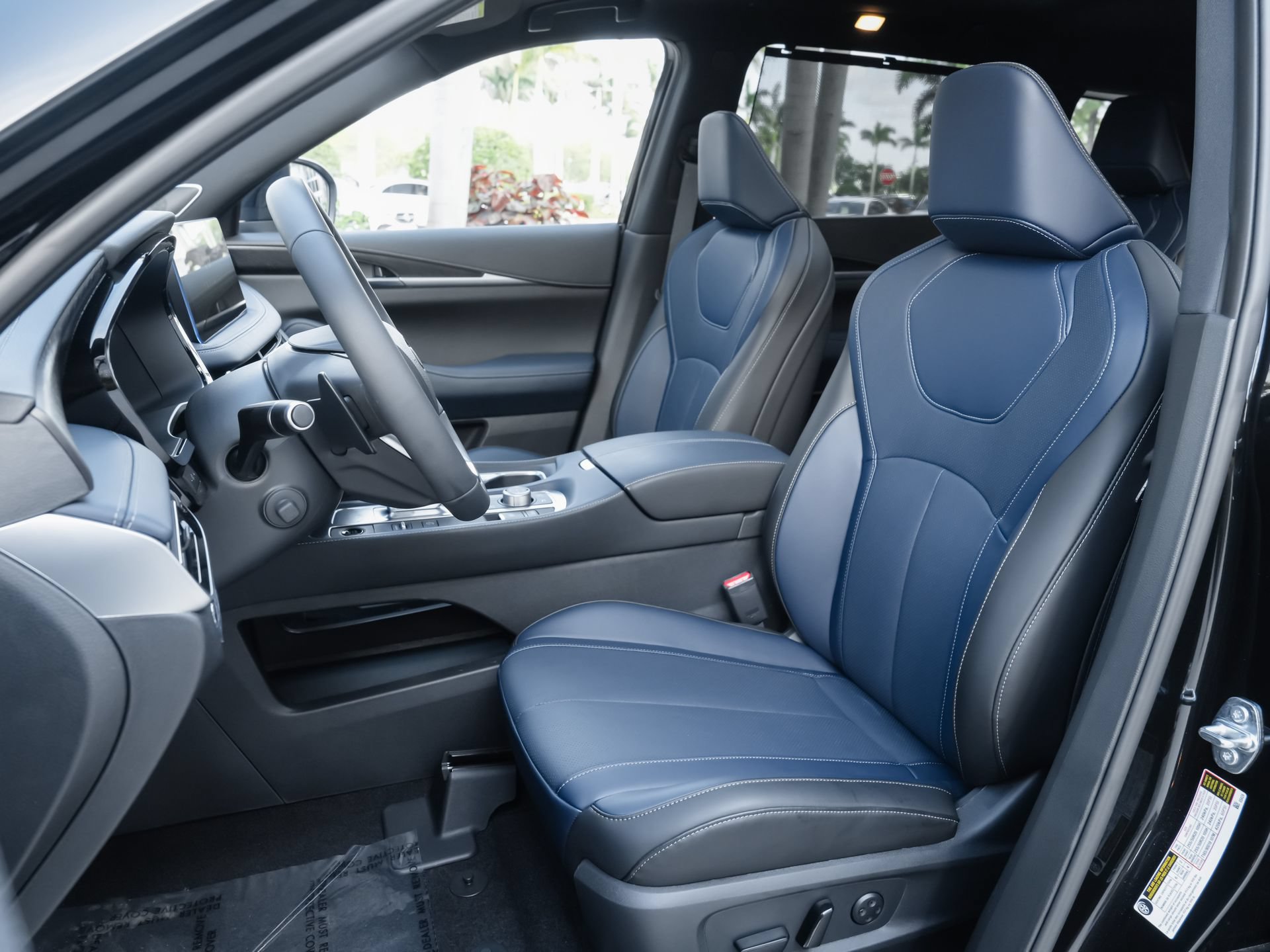 Certified 2026 INFINITI QX60 Sport w/ Dark Cargo Package AWD/4WD image 8