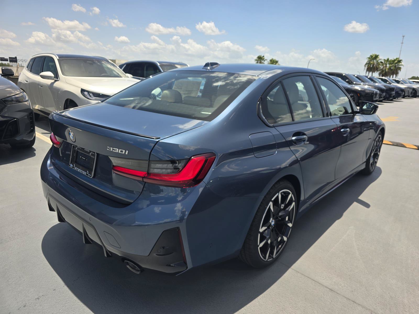 New 2026 BMW 330i Sedan w/ M Sport Package RWD image 3