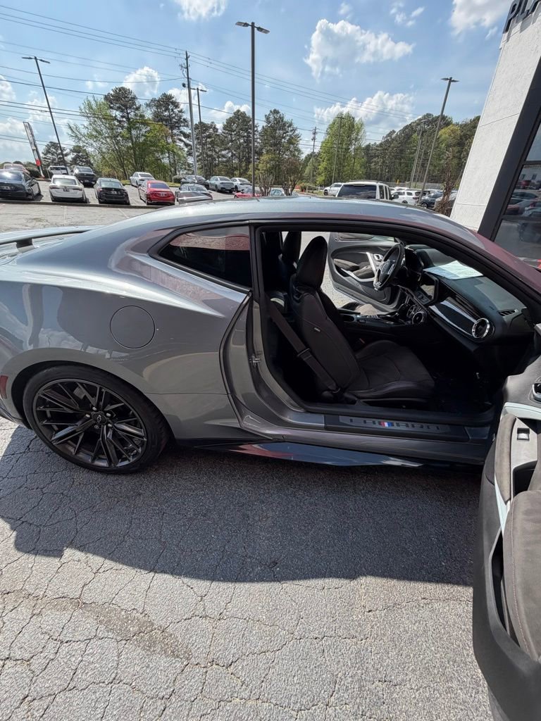 Used 2021 Chevrolet Camaro ZL1 RWD image 34
