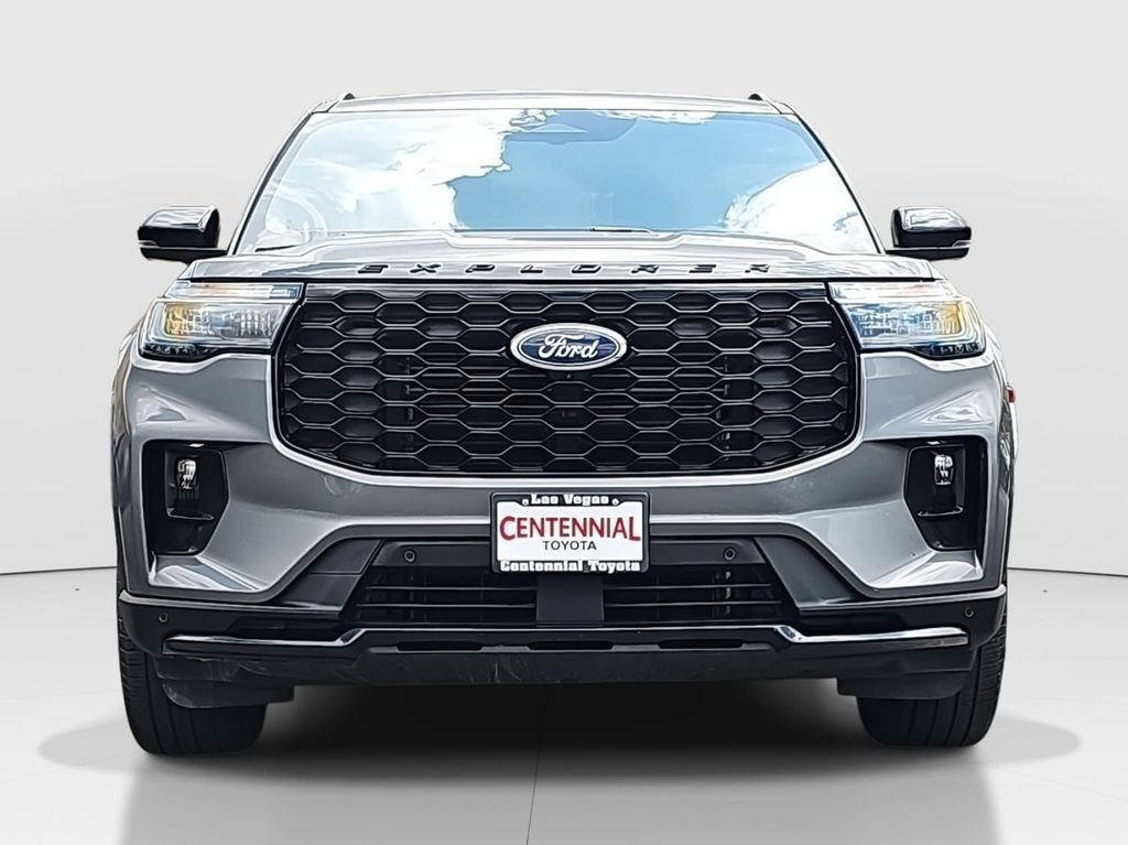 Used 2025 Ford Explorer ST-Line w/ Premium Package AWD/4WD image 2