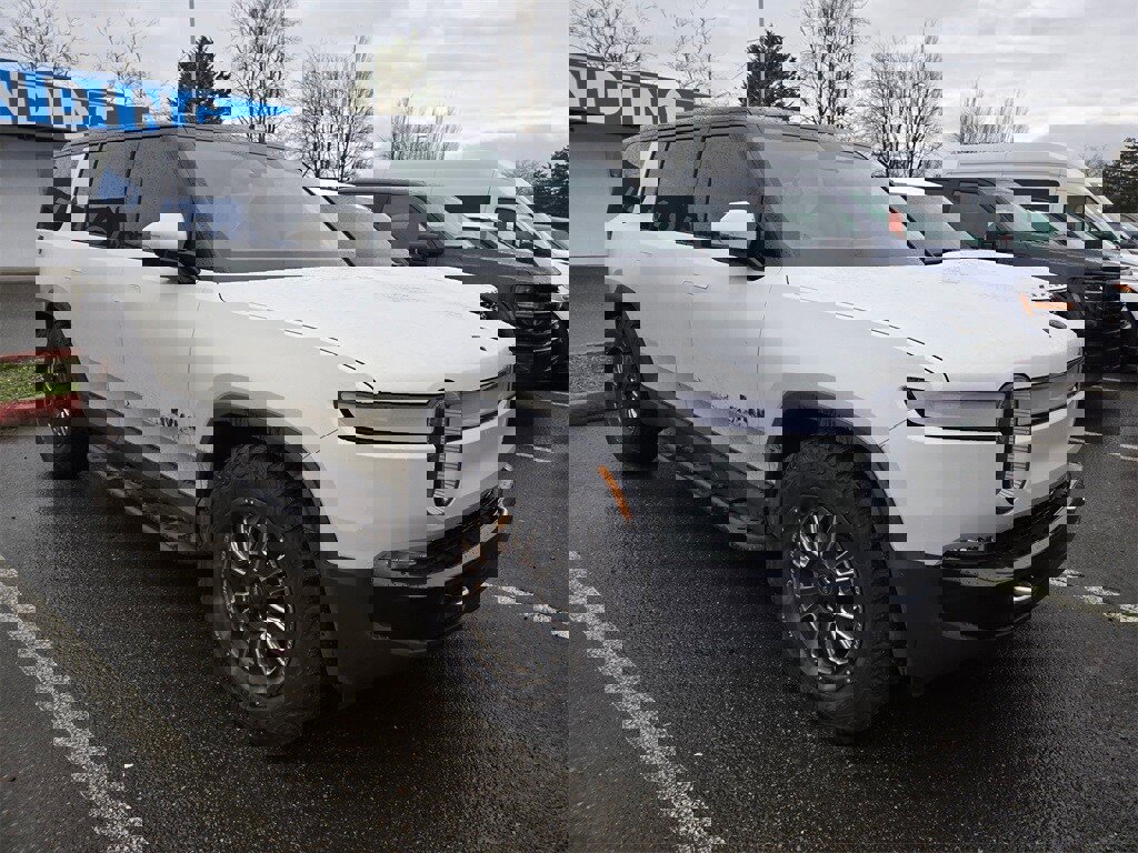 Used 2024 Rivian R1S Adventure image 2