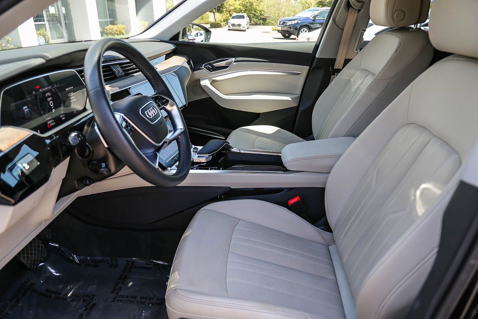 Certified 2024 Audi Q8 e-tron Premium Plus w/ Premium Plus Package AWD/4WD image 22