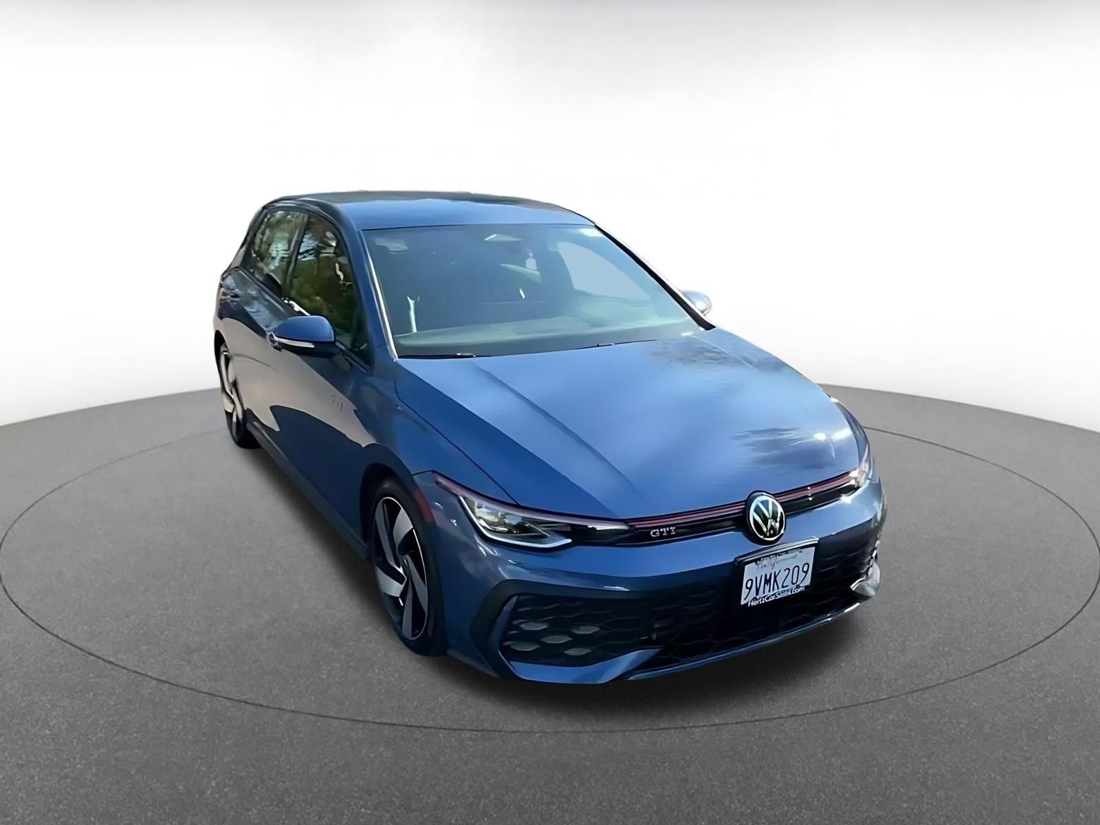 Used 2026 Volkswagen Golf S FWD image 3