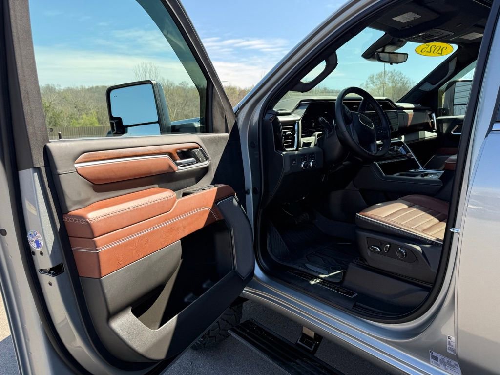 Used 2025 GMC Sierra 2500 Denali Ultimate image 27