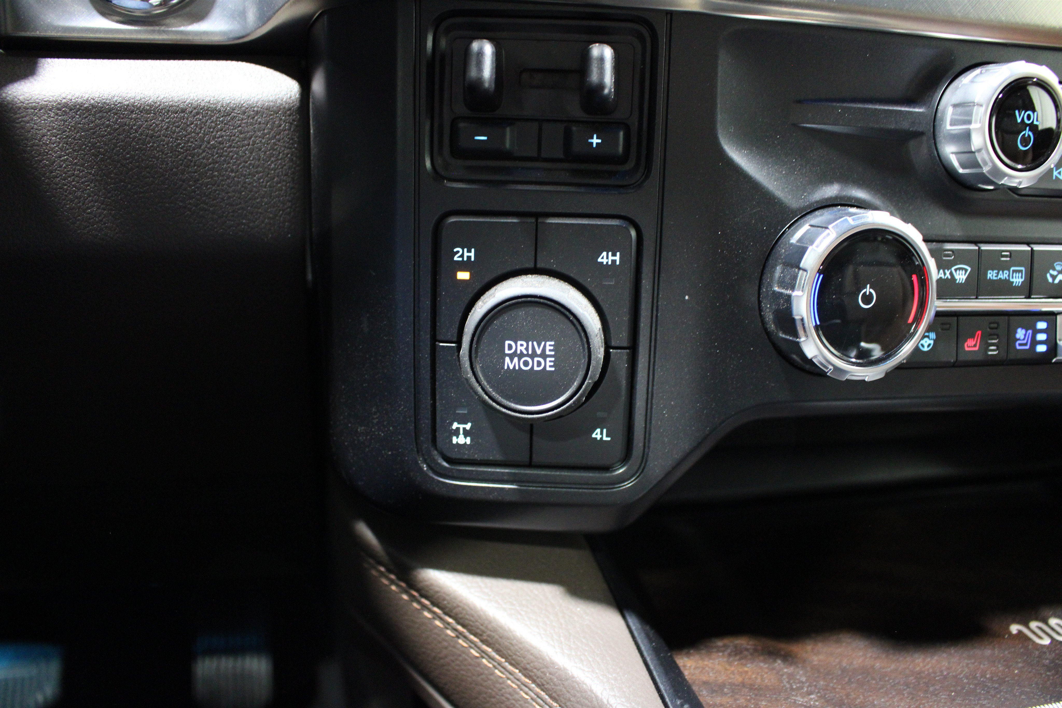 Used 2026 Ford F250 King Ranch w/ Chrome Package AWD/4WD image 19
