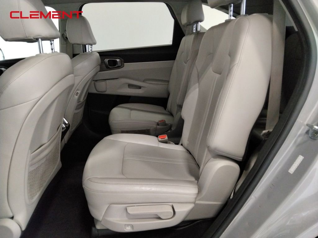 Used 2022 Kia Sorento EX image 29