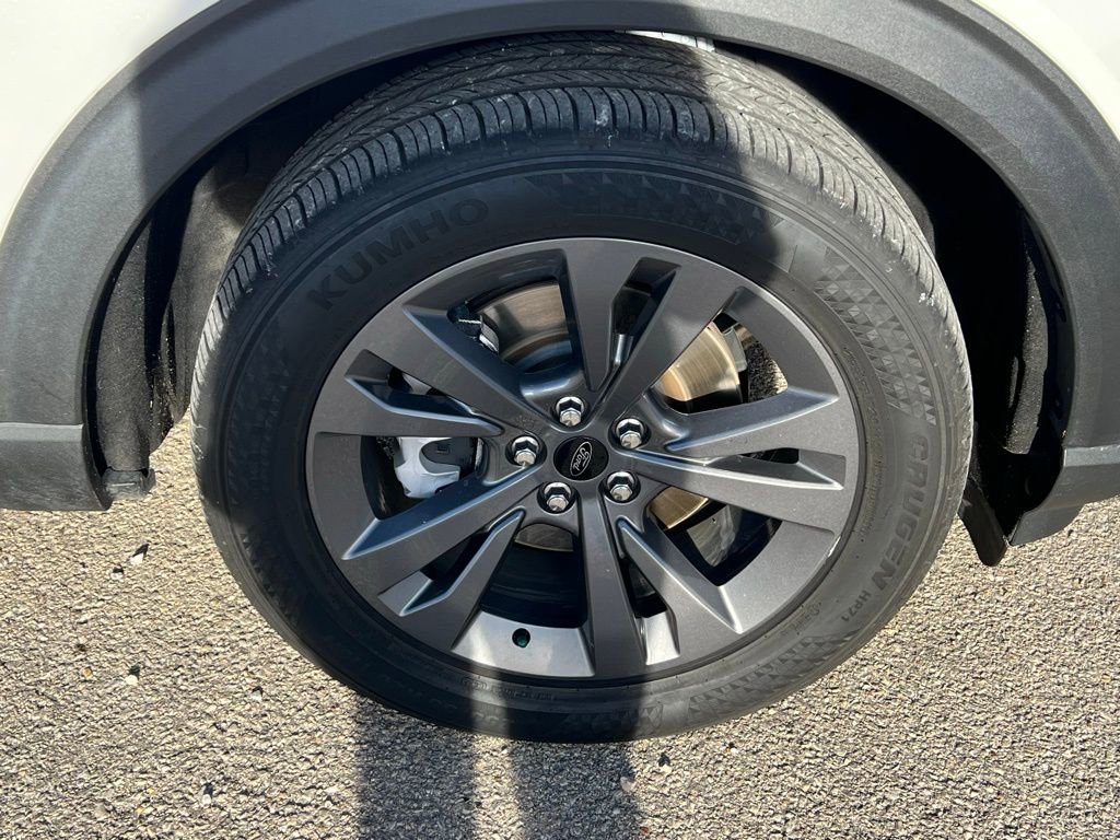 Used 2021 Ford Explorer XLT w/ Equipment Group 202A image 10