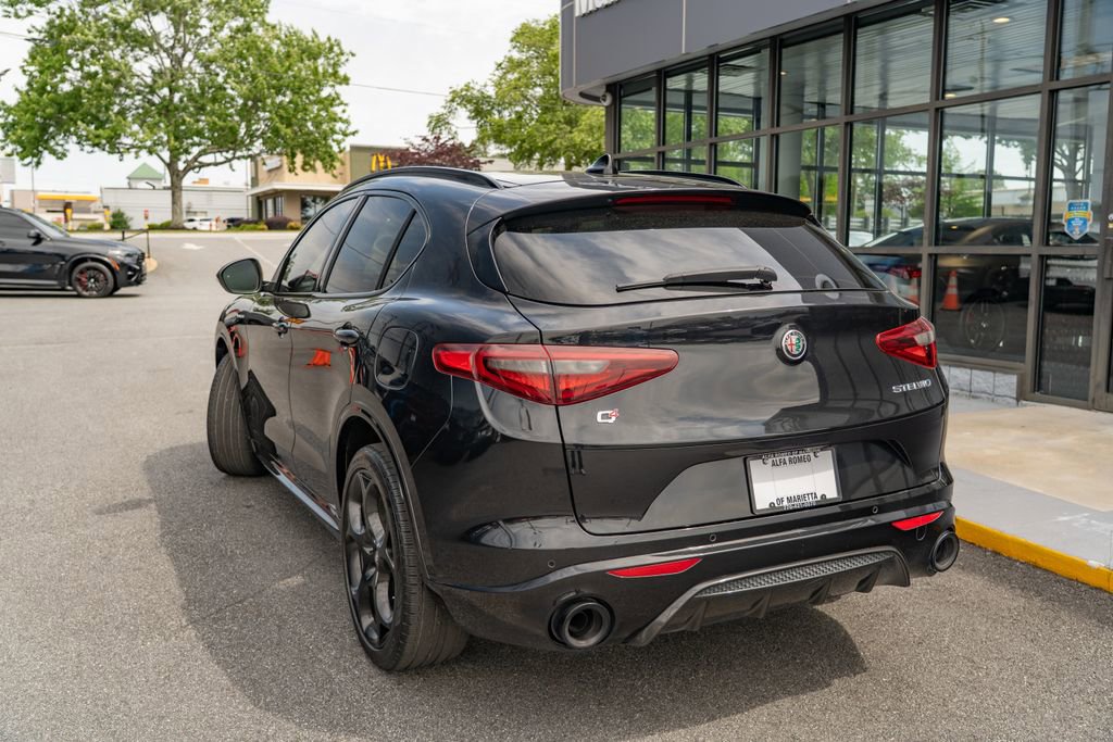 Used 2023 Alfa Romeo Stelvio Veloce AWD/4WD image 5