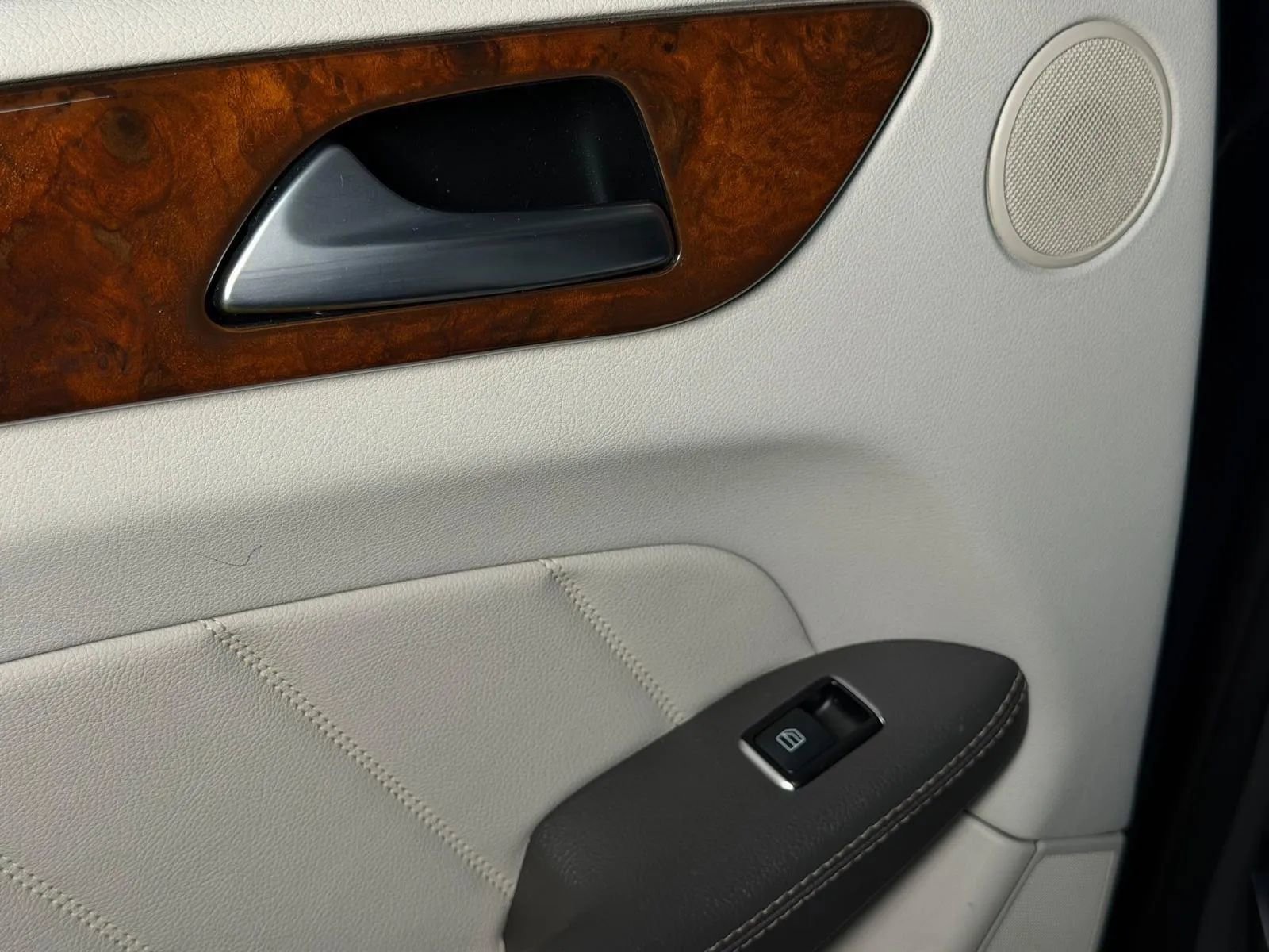 Used 2016 Mercedes-Benz GL 320 BlueTEC 4MATIC image 21