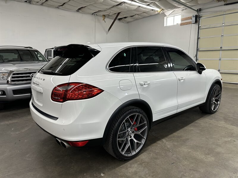 Used 2014 Porsche Cayenne Turbo AWD/4WD image 3