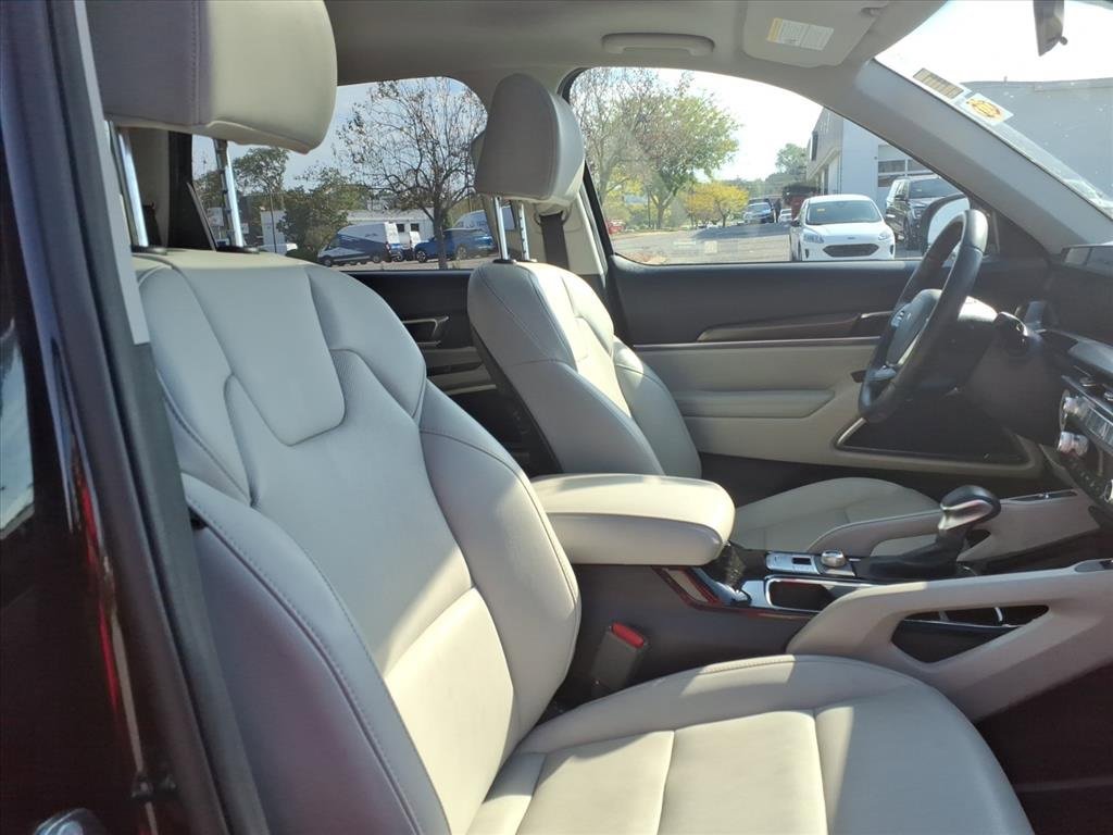 Used 2025 Kia Telluride S image 43