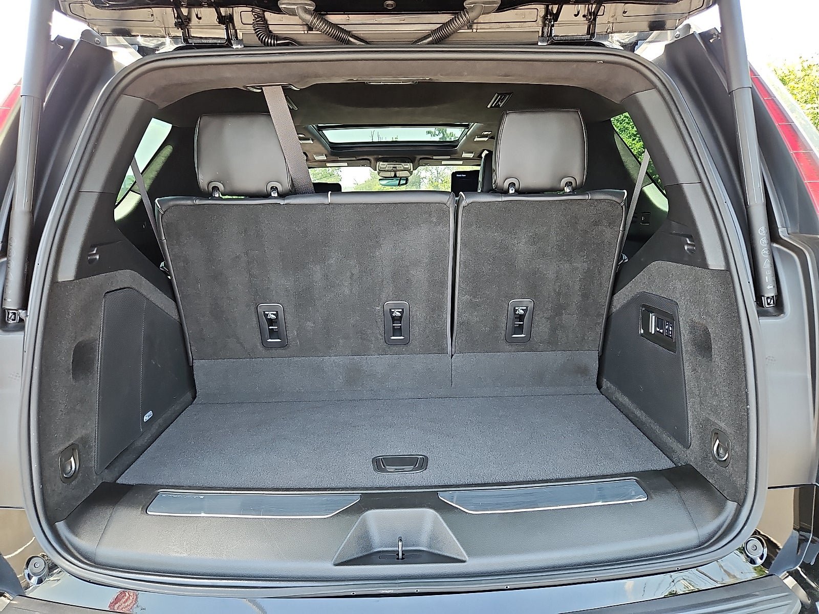 Certified 2024 Cadillac Escalade V w/ LPO, ONYX Package AWD/4WD image 24