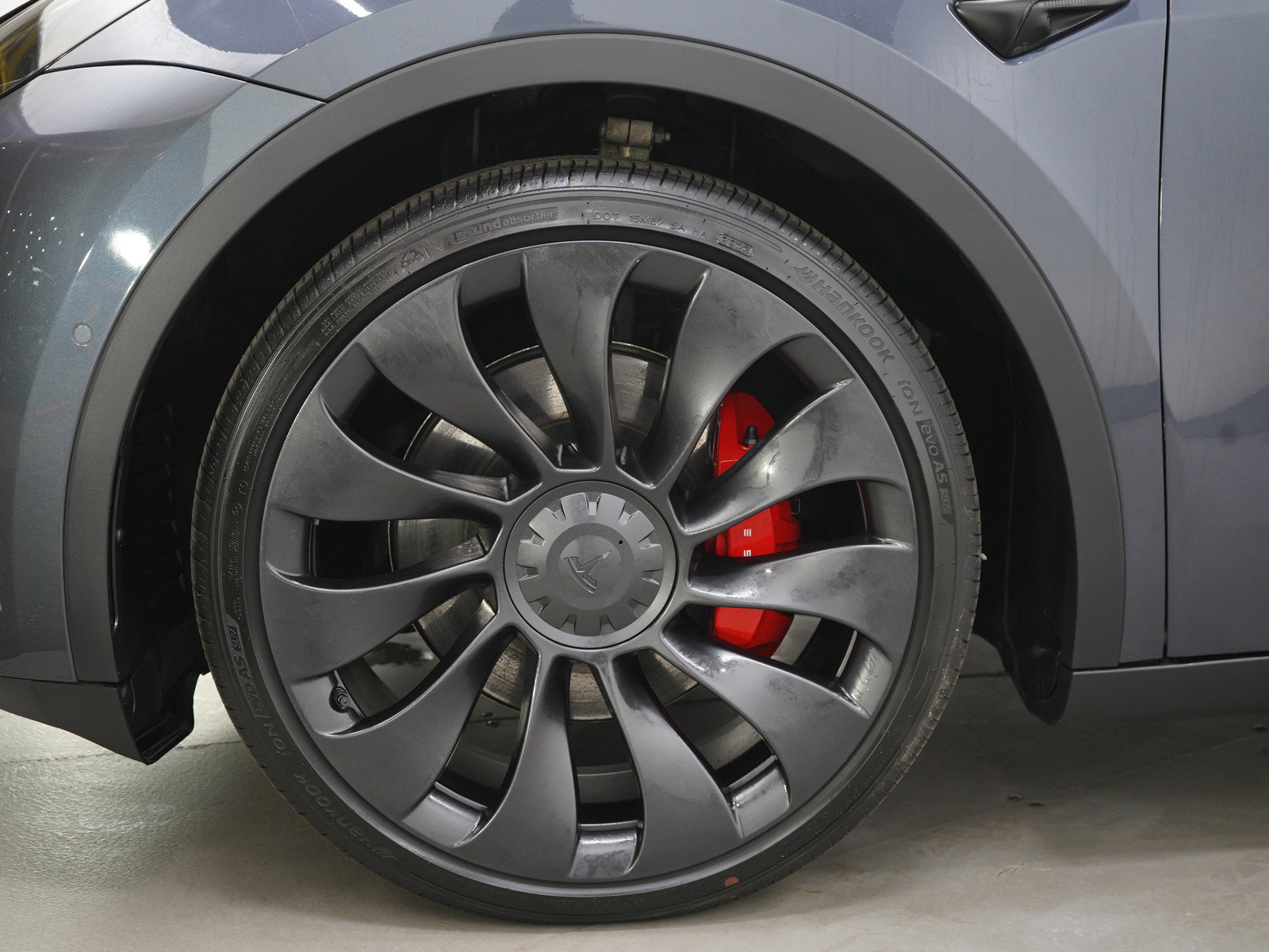 Used 2022 Tesla Model Y Performance image 27