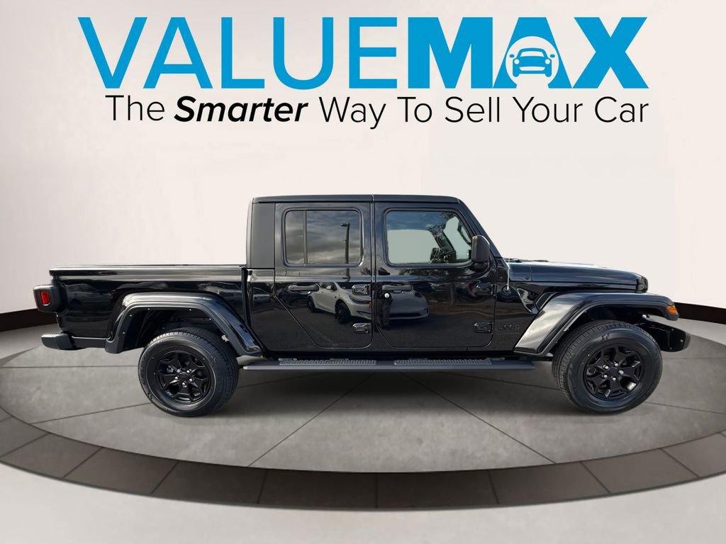 Used 2022 Jeep Gladiator Sport image 2