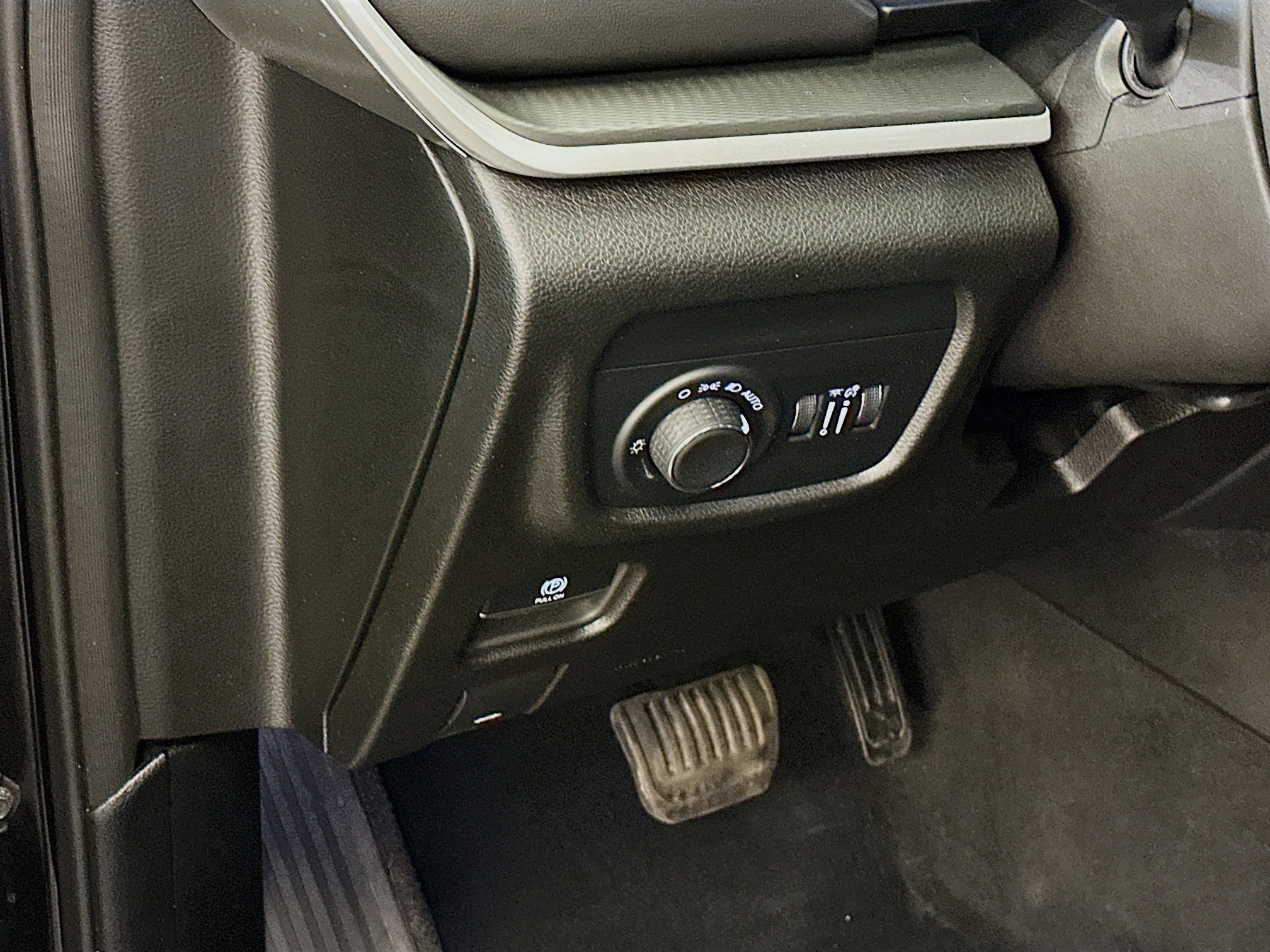 Used 2023 Jeep Grand Cherokee L Altitude image 17