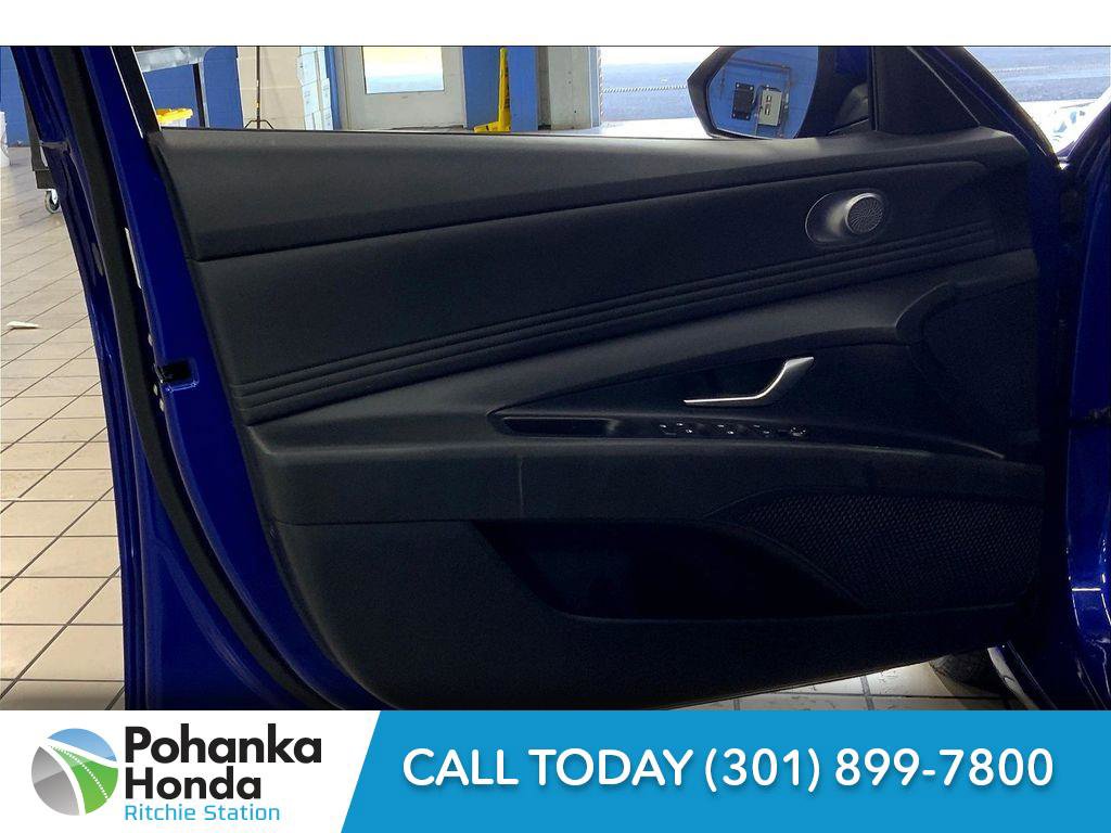 Used 2023 Hyundai Elantra SEL w/ Convenience Package image 25