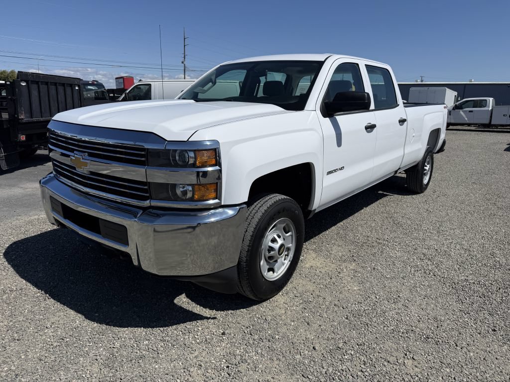 Used 2018 Chevrolet Silverado 2500 W/T AWD/4WD image 2