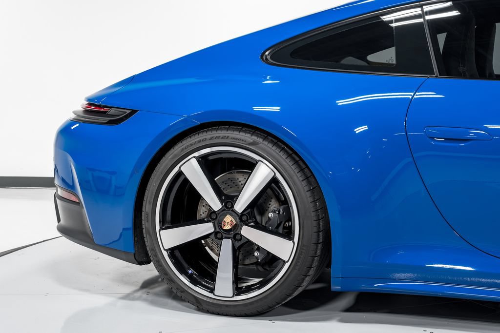 Used 2025 Porsche 911 Carrera RWD image 48