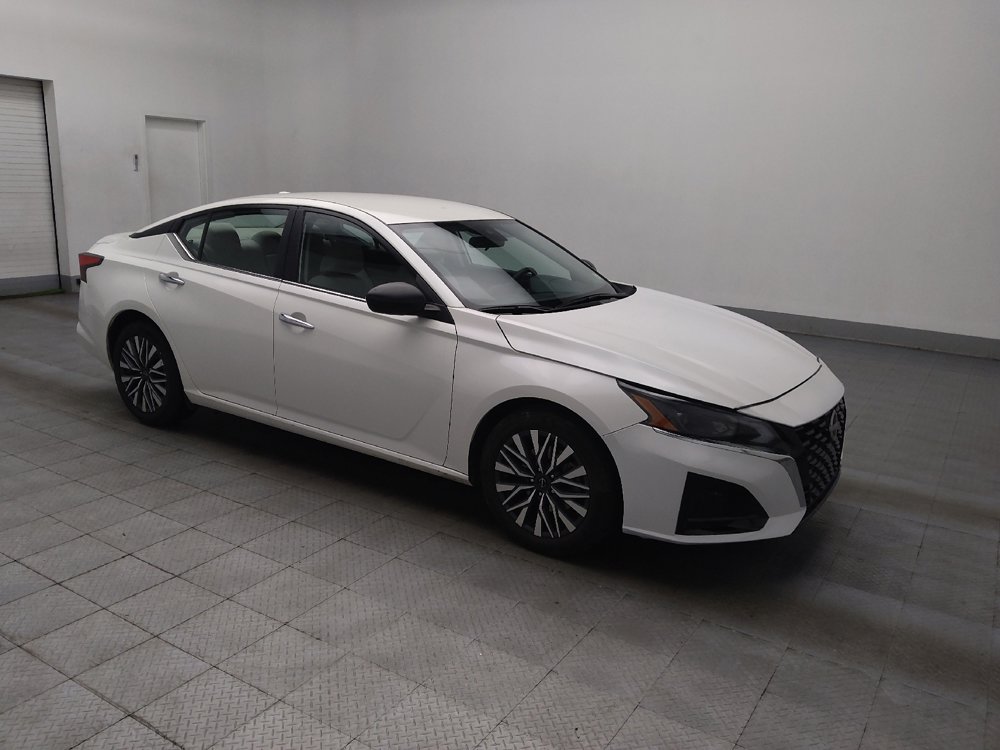 Used 2025 Nissan Altima 2.5 SV image 11