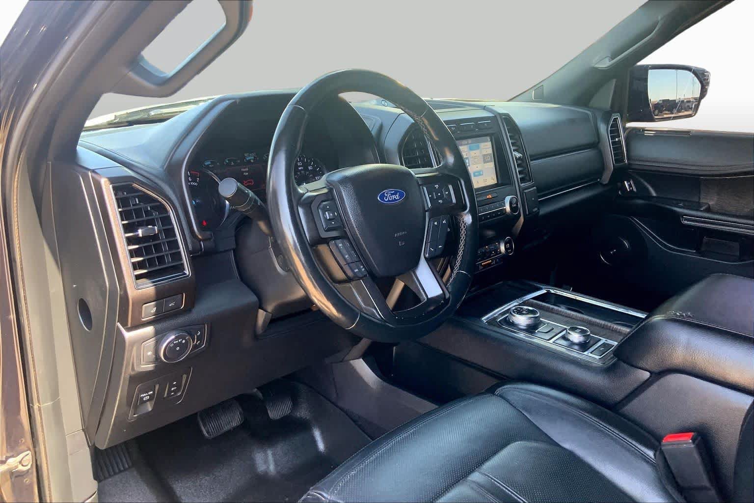 Used 2019 Ford Expedition Limited w/ Driver Assistance Package AWD/4WD image 18