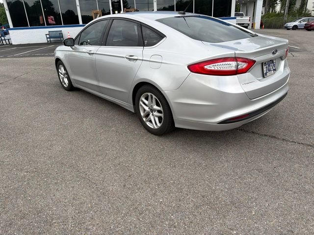 Used 2016 Ford Fusion SE FWD image 17