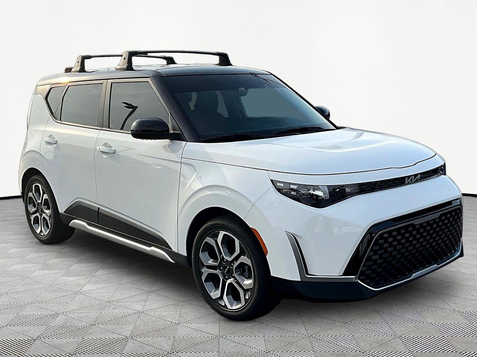 Used 2025 Kia Soul EX FWD image 3