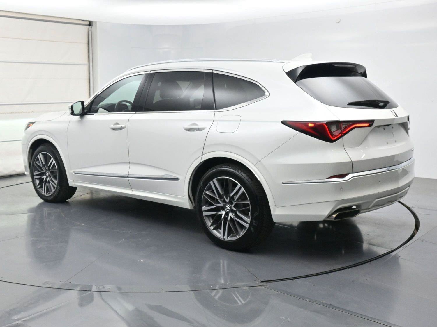Certified 2025 Acura MDX w/ Advance Package AWD/4WD image 3
