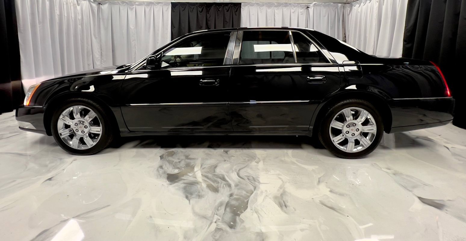 Used 2011 Cadillac DTS Platinum image 9