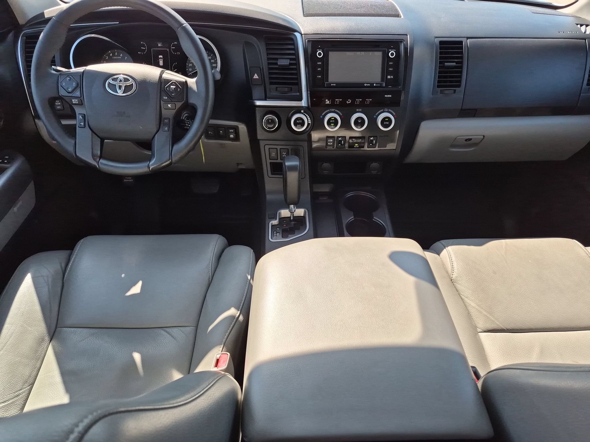 Used 2018 Toyota Sequoia SR5 w/ Premium Package AWD/4WD image 16