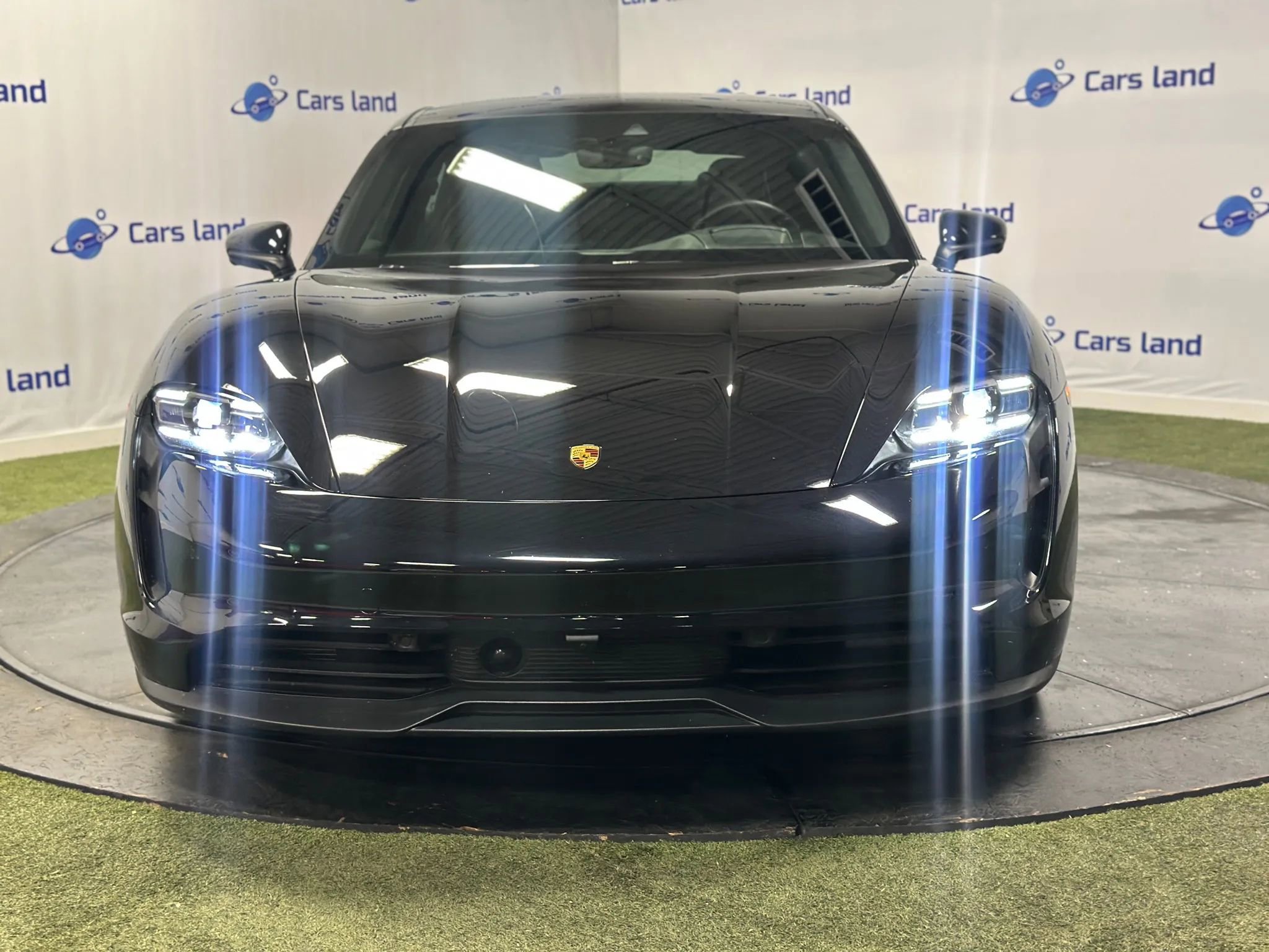 Used 2022 Porsche Taycan image 7