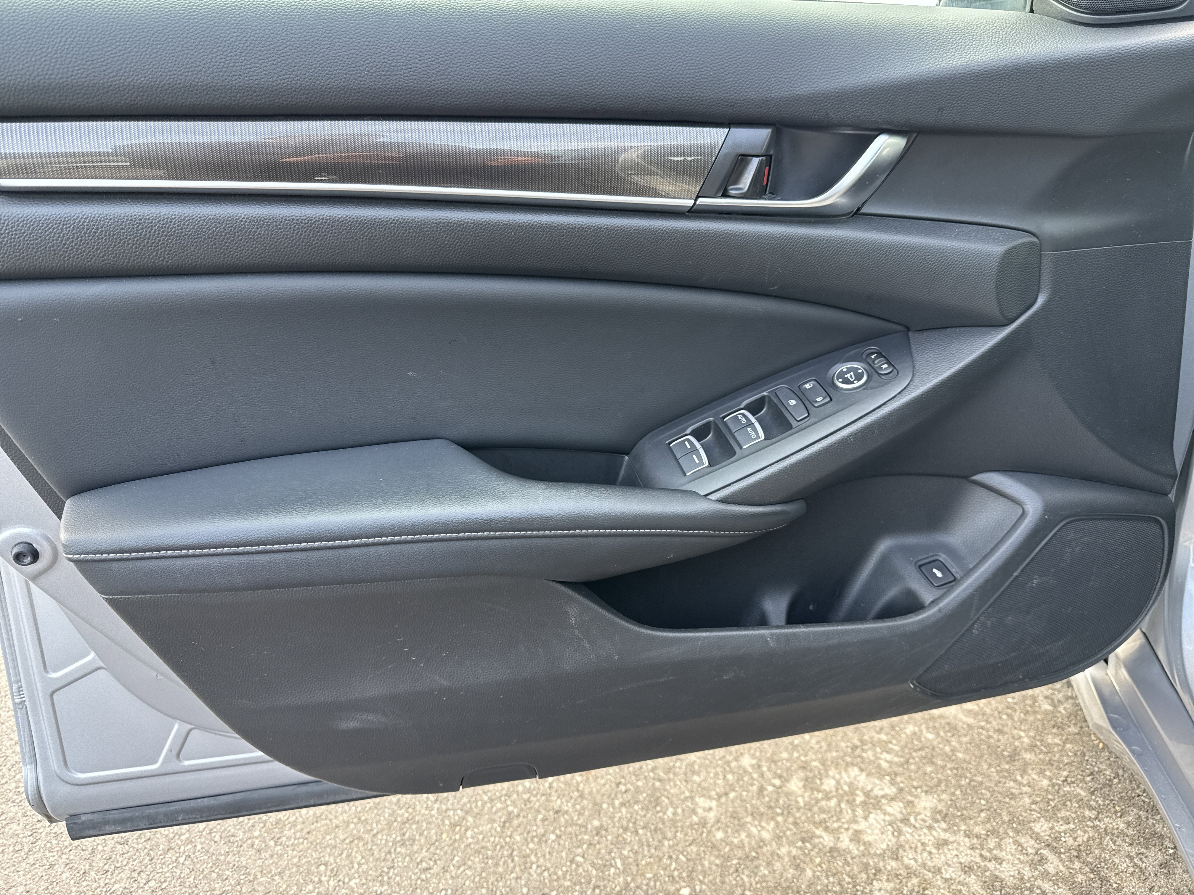 Used 2018 Honda Accord Sport image 15