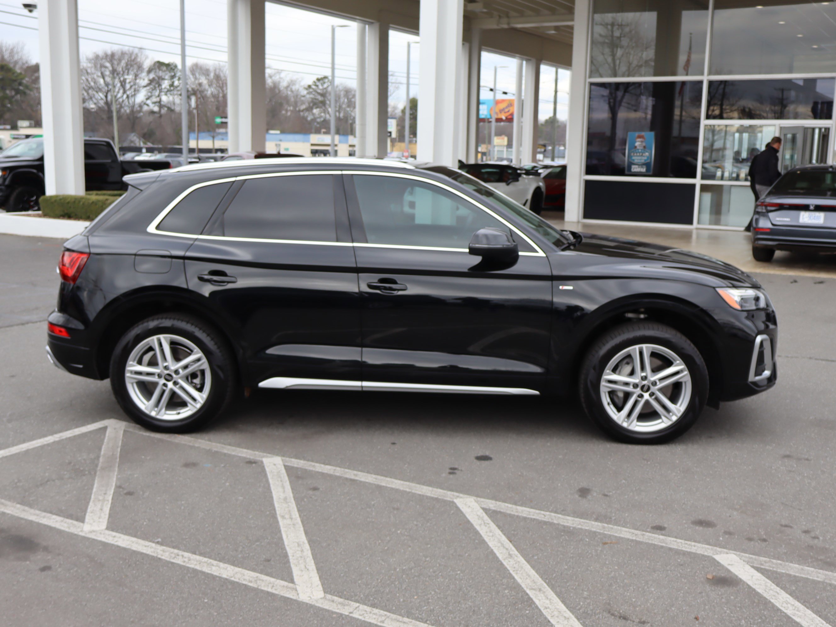 Used 2024 Audi Q5 e Premium image 11