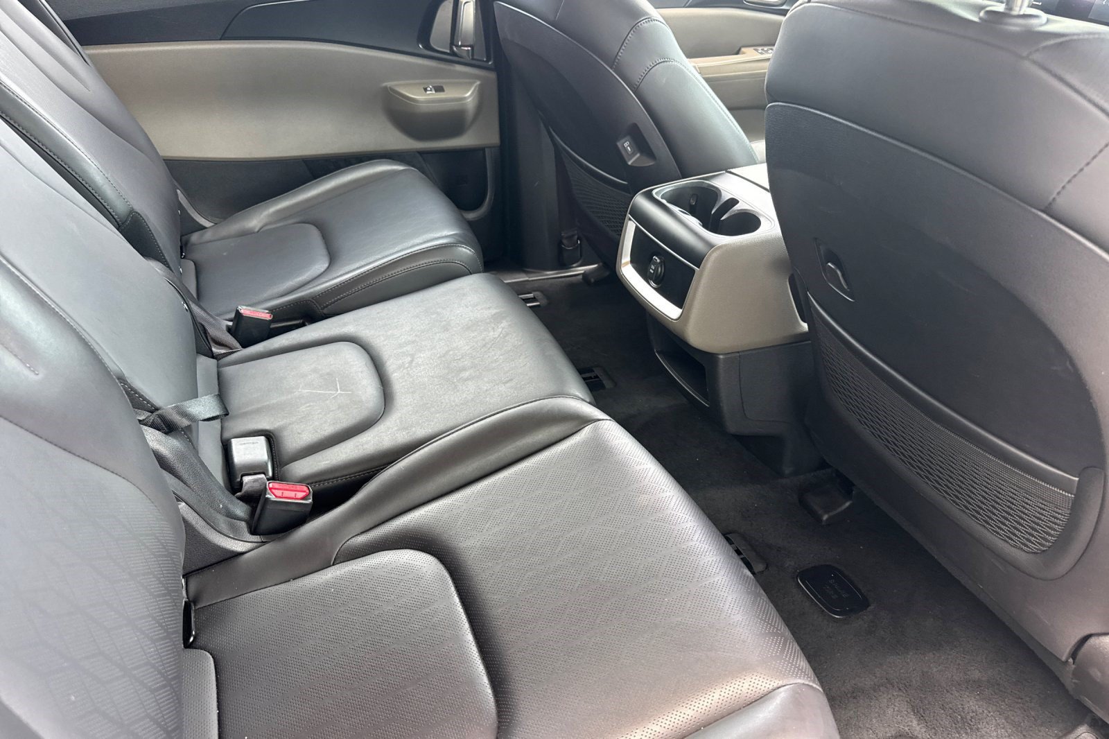 Used 2026 Kia Carnival FWD image 34
