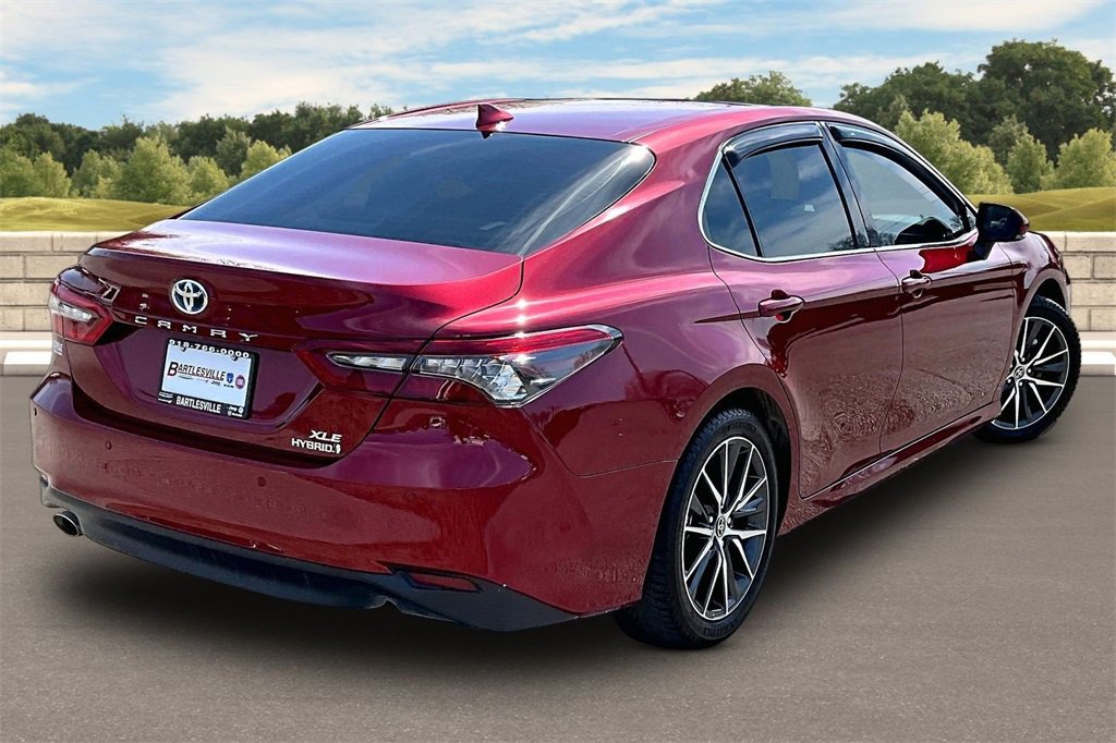 Used 2022 Toyota Camry XLE w/ Navigation Upgrade Package image 9