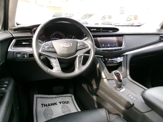 Used 2018 Cadillac XT5 Premium Luxury AWD/4WD image 18