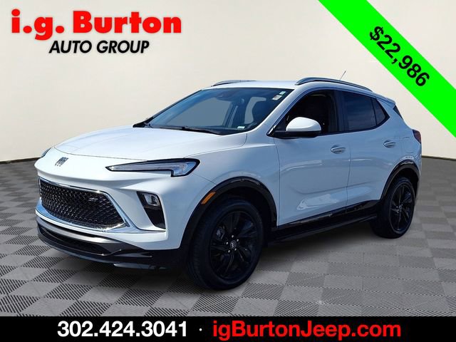 Used 2024 Buick Encore GX Sport Touring image 3