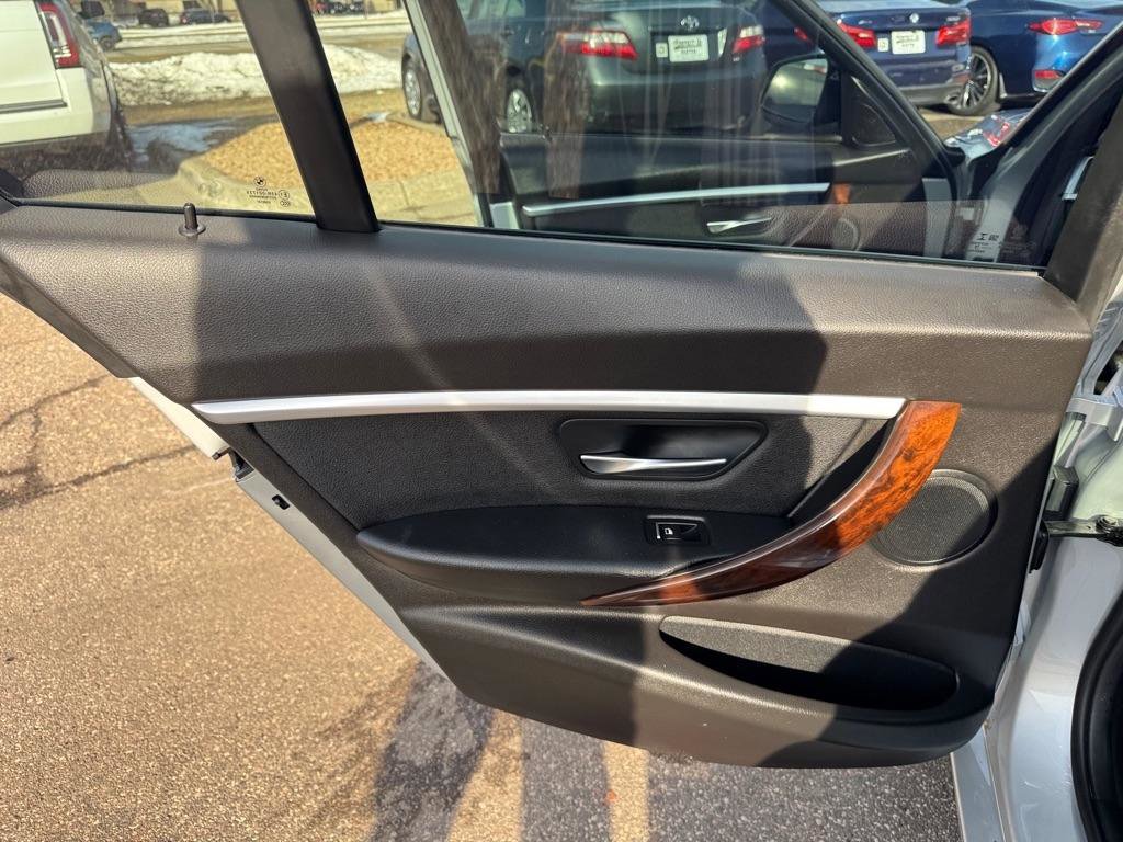 Used 2018 BMW 330i xDrive 330i xDrive Sedan w/ Convenience Package image 22