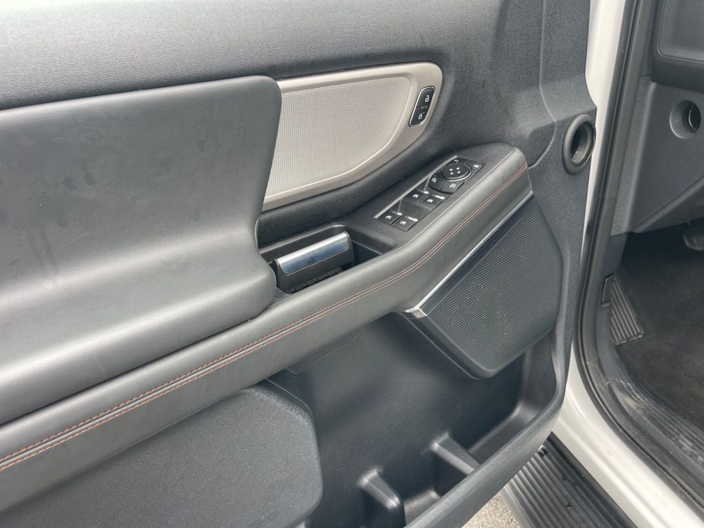 Used 2025 Ford Expedition Active AWD/4WD image 11