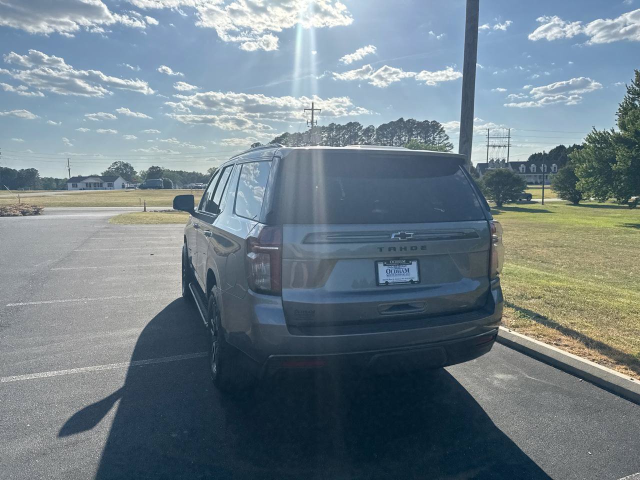 Used 2021 Chevrolet Tahoe Z71 w/ Luxury Package AWD/4WD image 7