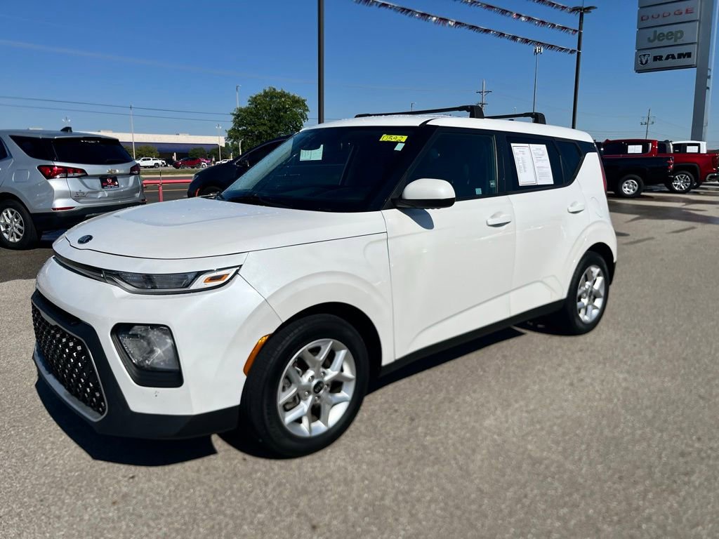 Used 2021 Kia Soul S FWD image 2