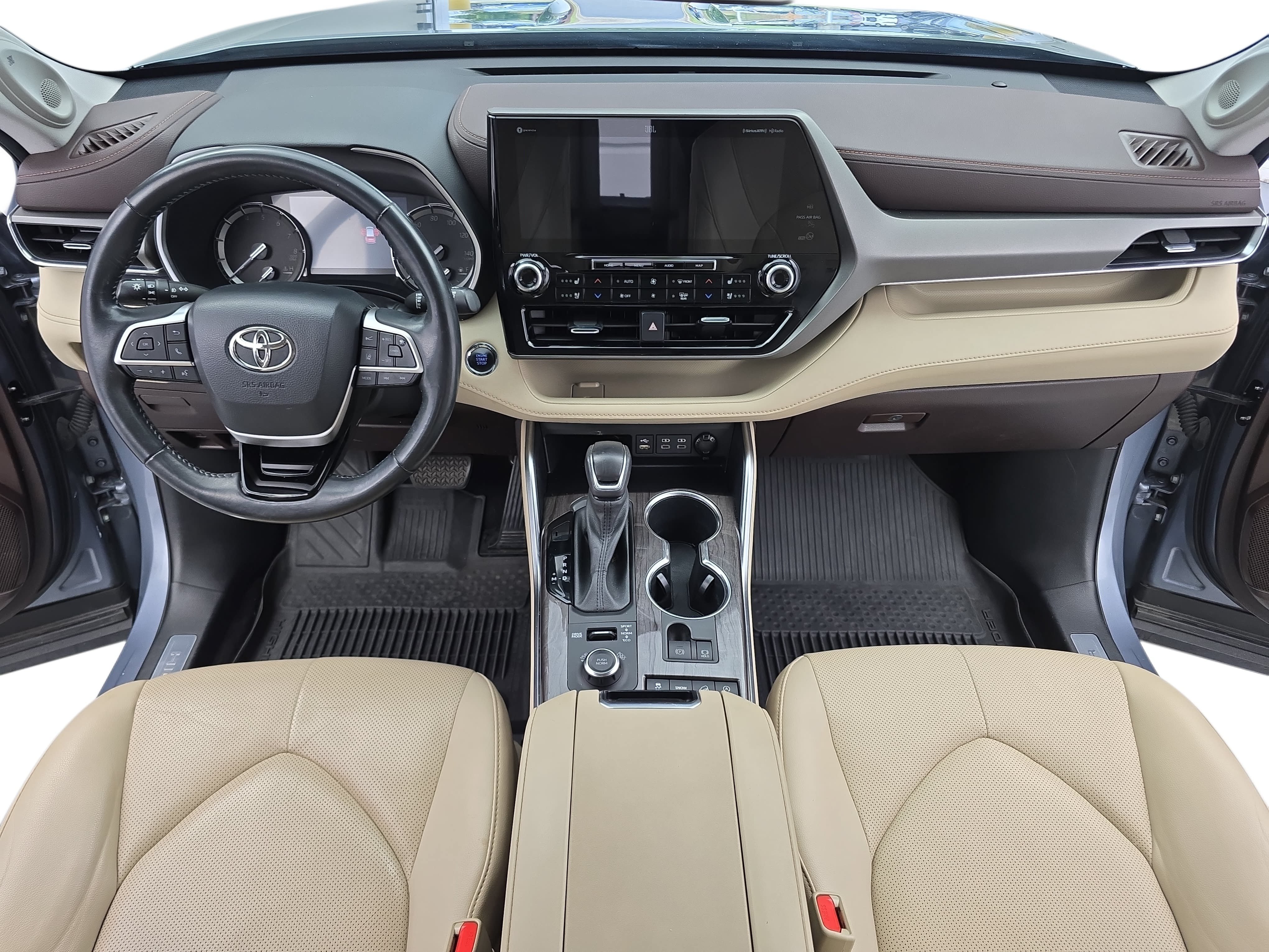Used 2022 Toyota Highlander Limited AWD/4WD image 9