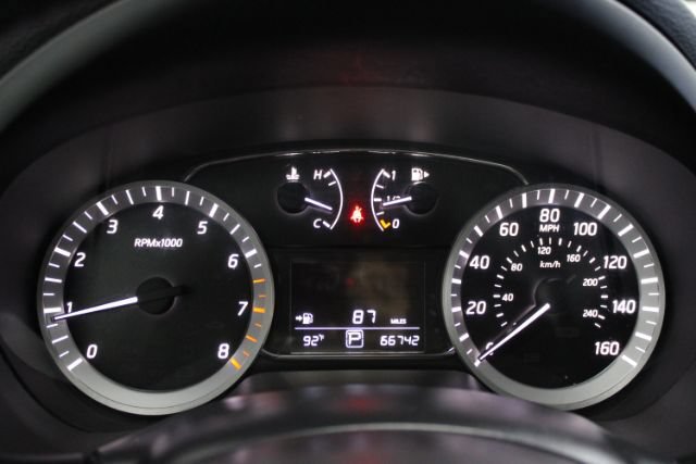 Used 2015 Nissan Sentra SR w/ Navigation Package FWD image 18